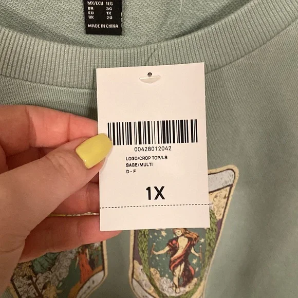 Forever 21 crewneck - Picture 6 of 9